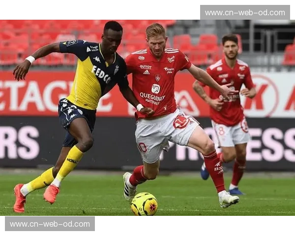斯特拉斯堡客场挑战里昂 如何限制对手边路传中成课题